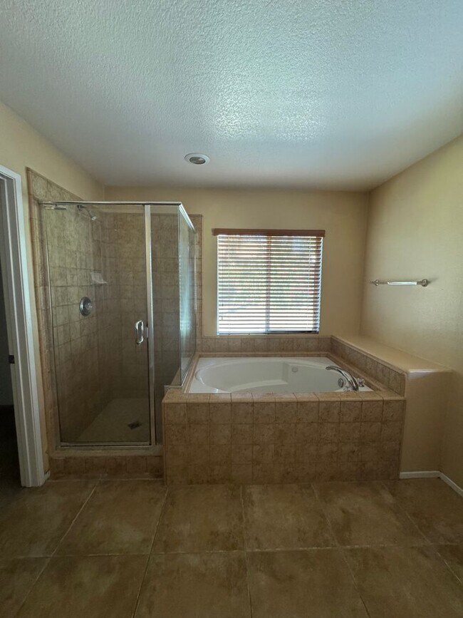 Building Photo - MOVE-IN SPECIAL!! Welcome to Your New Home...