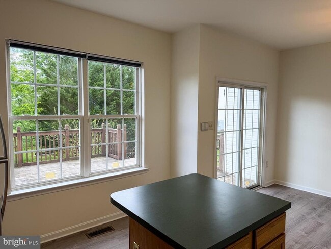Building Photo - 99 E Highland Cir
