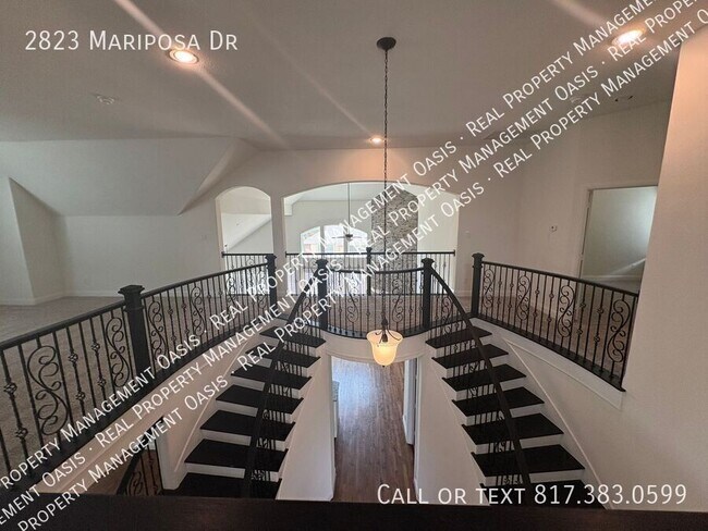 Building Photo - 2823 Mariposa Dr