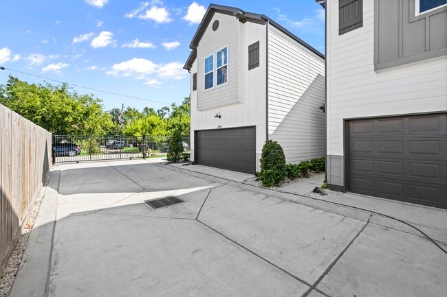 Building Photo - 3208 Bostic St
