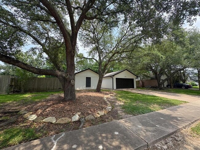 Building Photo - 1204 Osborne Dr
