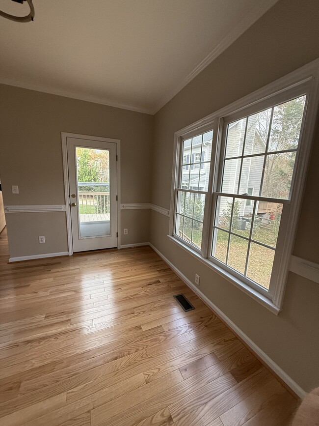 dining room - 110 Sudbury Ln