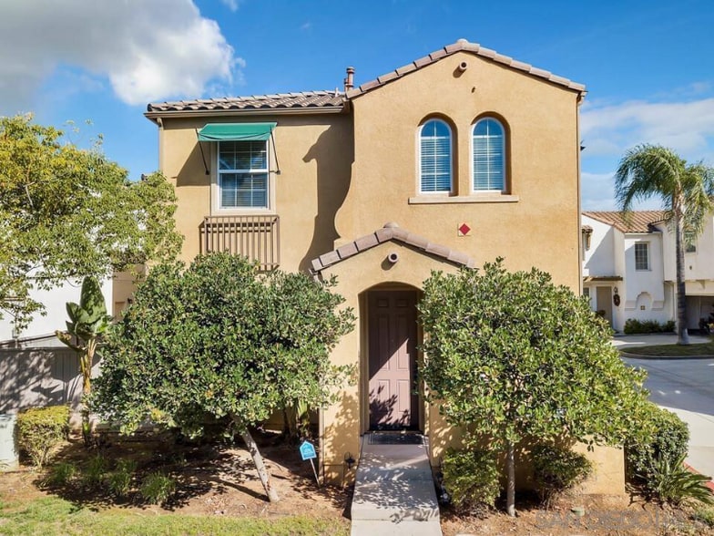 Building Photo - 916 Teatro Cir