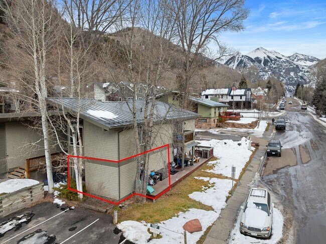 Building Photo - 619 W Columbia Ave