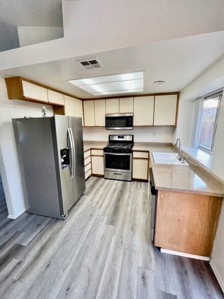 Building Photo - 79400 Avenue 42