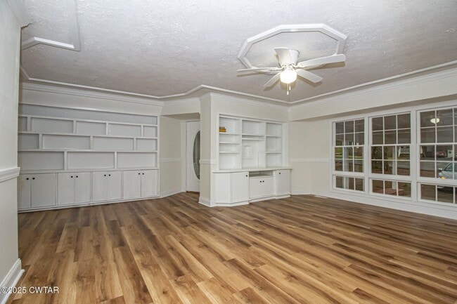 Building Photo - 211 Beth Dr