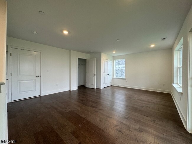 Building Photo - 71 Eastwood Ter