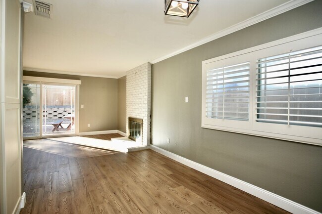 Building Photo - 3br 2ba in a Great Family Neighborhood