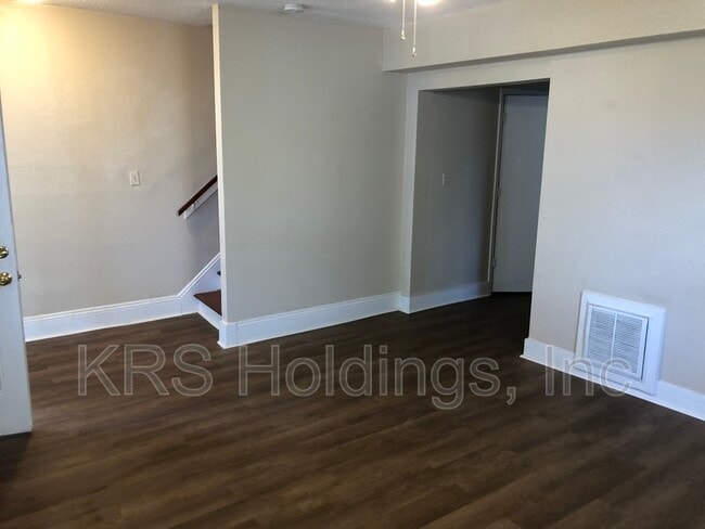 Building Photo - 1032 37th St