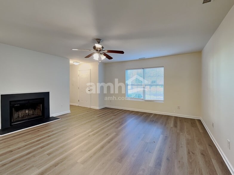 Building Photo - 5620 Bolitar Dr