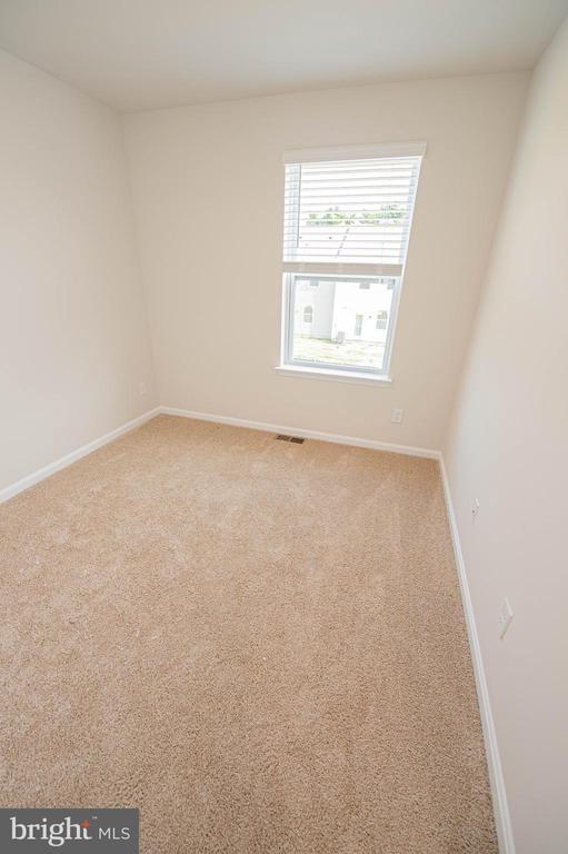 Building Photo - 128 Willowtree Ln
