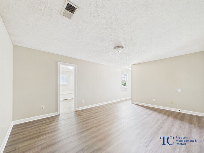 Building Photo - 00506