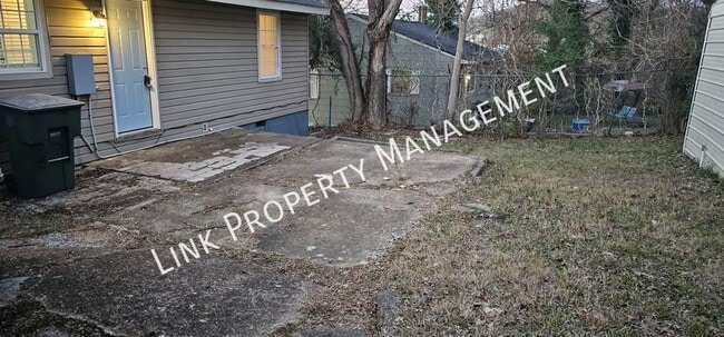 Building Photo - 2310 N Chamberlain Ave