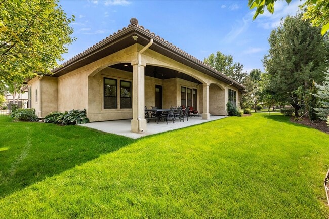 Building Photo - Luxury Furnished 4-Bedroom Home in Eagle's...