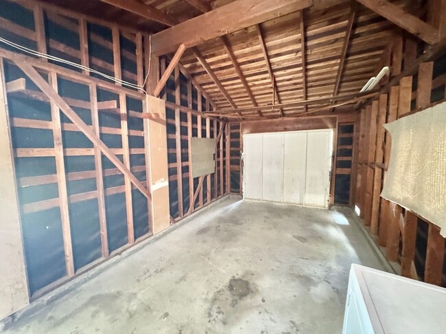 Building Photo - 604 Radcliffe Dr