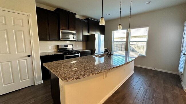 Building Photo - 2304 S Lakeline Blvd