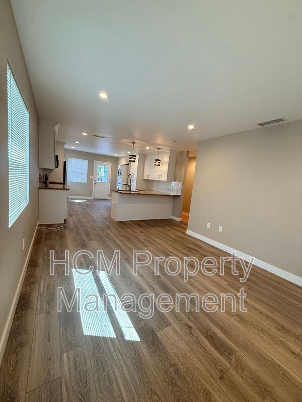 Building Photo - 874-876 North Orange St