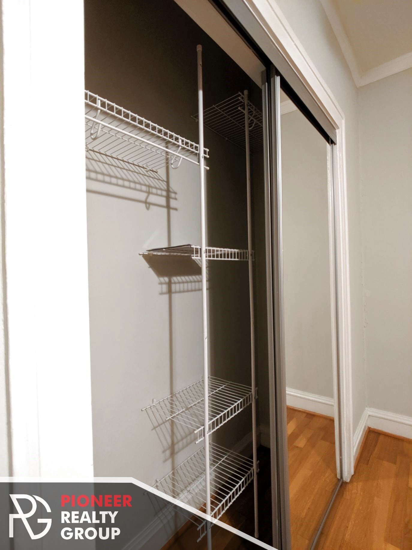 Building Photo - 4635 N Paulina St