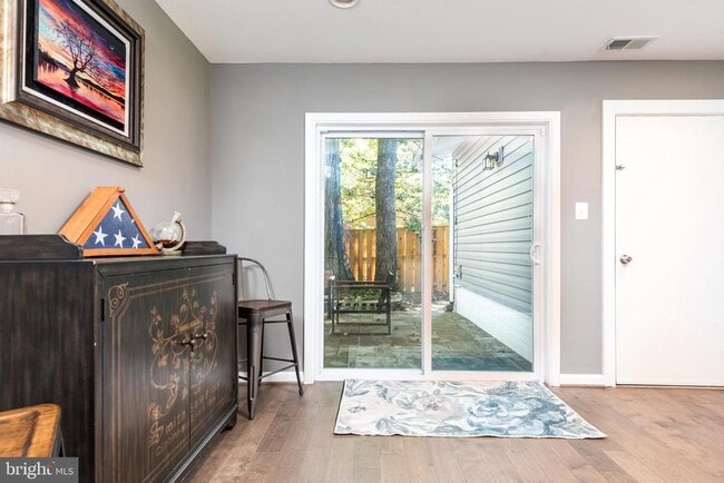 Building Photo - 8601 Cromwell Dr