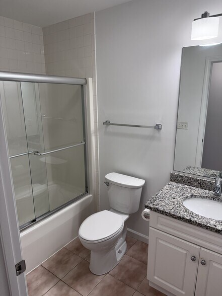 Building Photo - 46 Park Pl