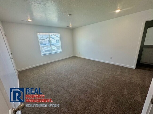 Building Photo - Long Valley Townhome with all the Amenities