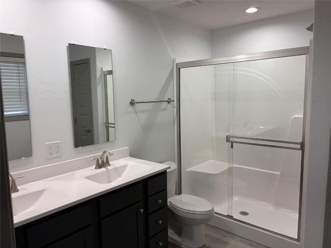 Building Photo - 28712 Woodland Heights Dr