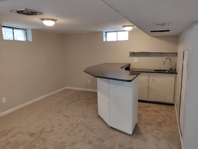 Building Photo - 5 Bedroom Home for Rent in Sixteen Acres