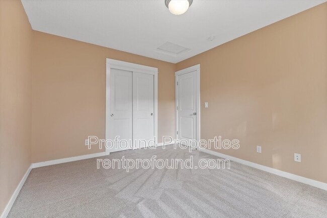 Building Photo - 7909 SW Oviatt Dr