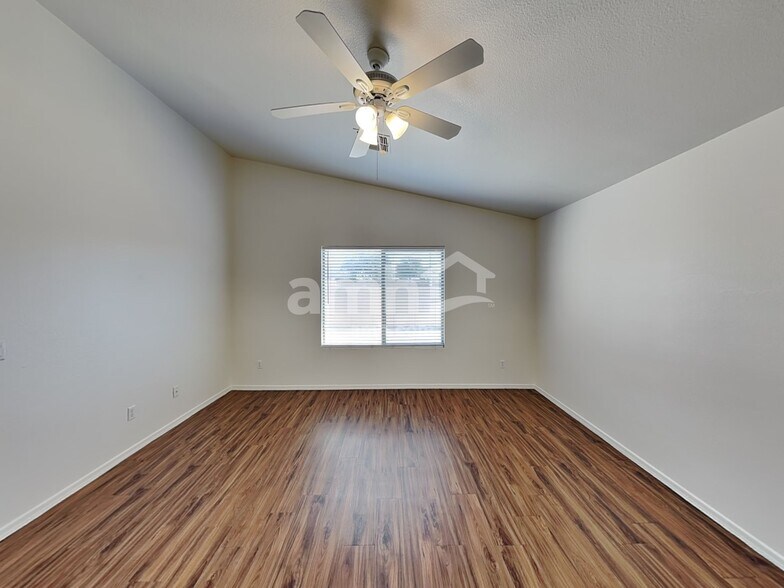 Building Photo - 2037 N 107th Dr