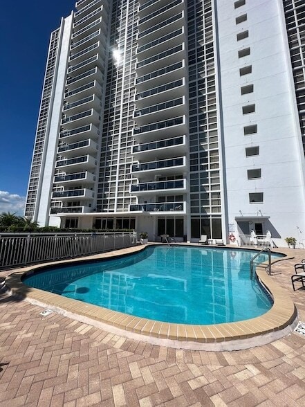 Building Photo - 2701 N Ocean Blvd