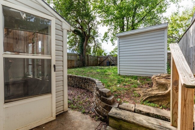 Building Photo - 2 Bed, 1 Bath Rancher in Charles Town, WV