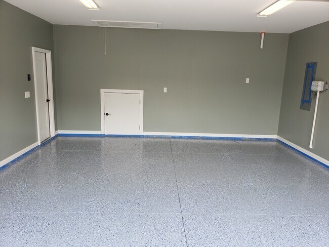 Building Photo - 1046 Grandset Dr
