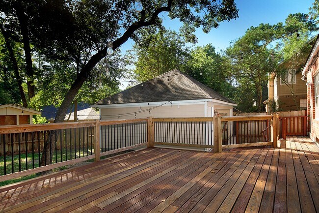 Building Photo - 18 Spotted Deer Dr