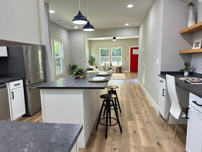 Building Photo - 3-Yr-Old Gem in East Brainerd – Prime Spot...