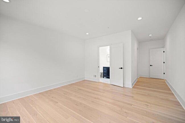 Building Photo - 8609 Woodbrook Ln