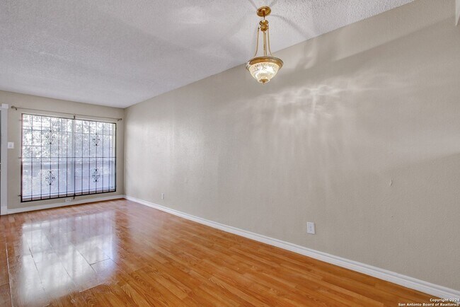 Building Photo - 3243 Nacogdoches Rd