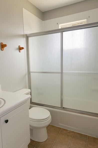 Building Photo - 1921 E 33rd St