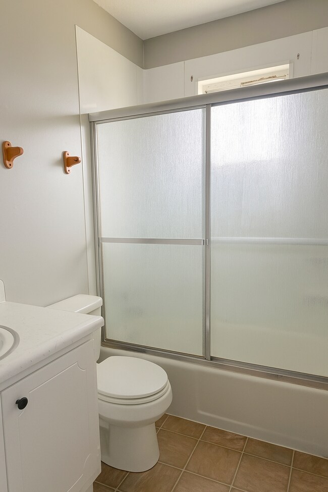 Building Photo - 1921 E 33rd St