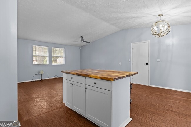 Building Photo - 5136 Rock Glen Dr