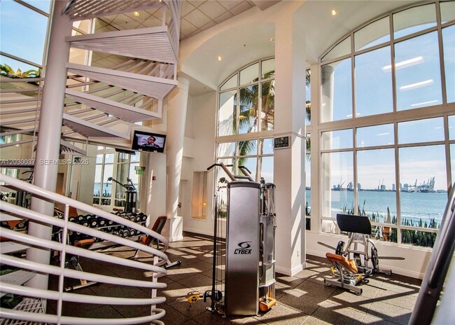 Building Photo - 808 Brickell Key Dr