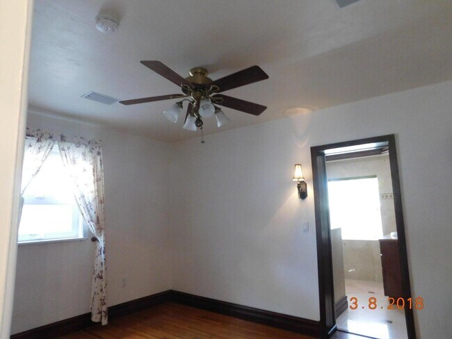 Building Photo - 6608 SW 65th St