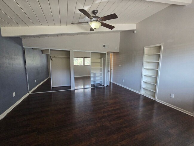 Building Photo - 5539 Baja Dr