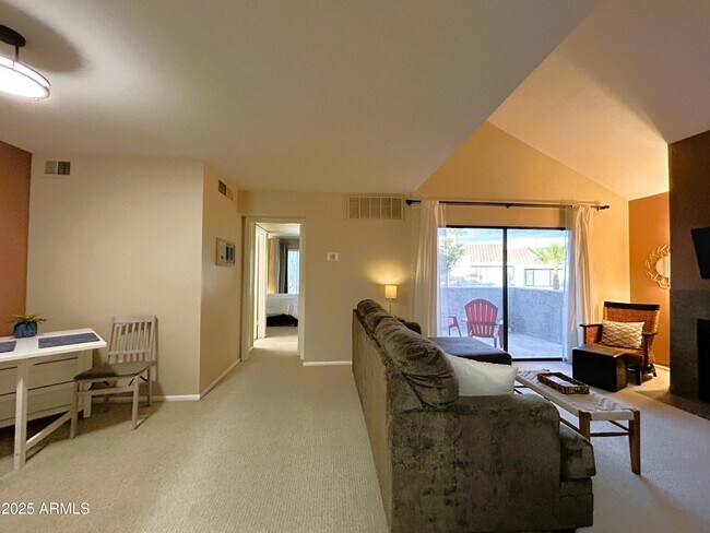 Building Photo - 10055 E Mountainview Lake Dr