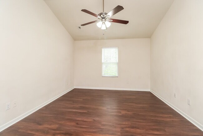 Building Photo - 2124 Boulder Ct