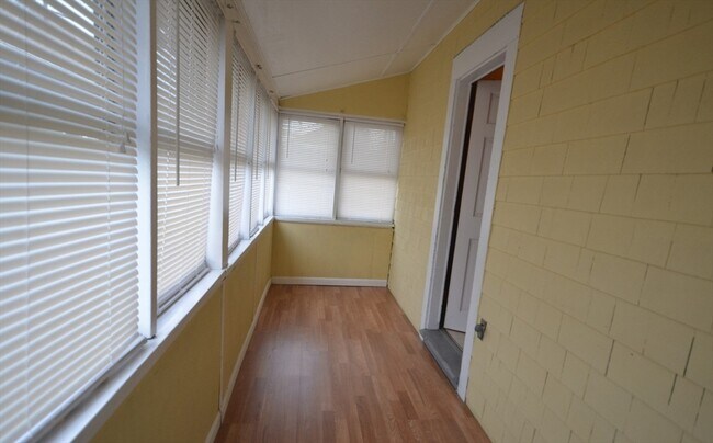 Building Photo - 20 Benton Rd