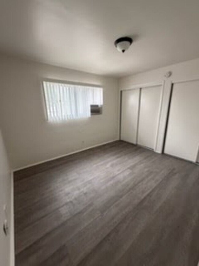 Building Photo - AVAILABLE NOW