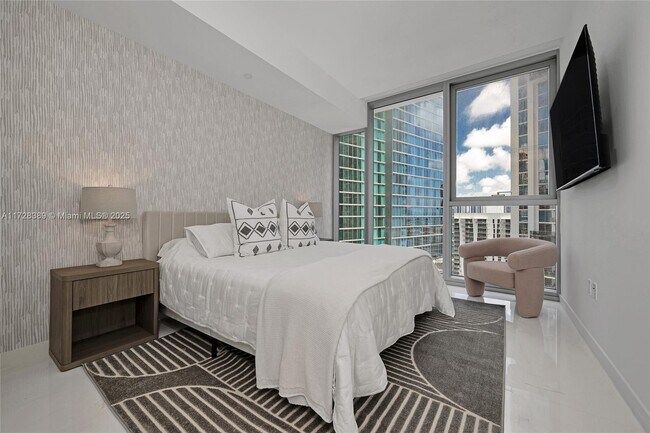 Building Photo - 300 Biscayne Blvd Way