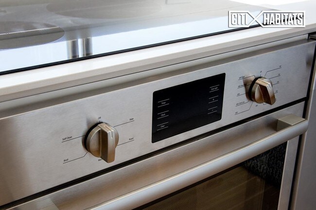 Building Photo - 213 Columbia St