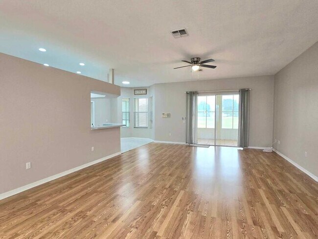 Building Photo - 7047 Hazeltine Cir