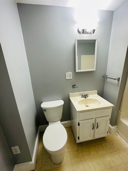 Building Photo - 311 Ward St